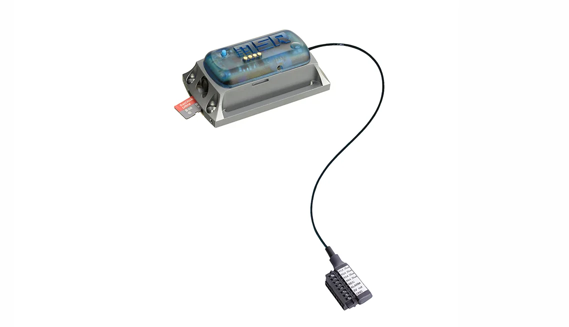 MSR160 dengan microSD dan kabel analogue input menuju terminal connection