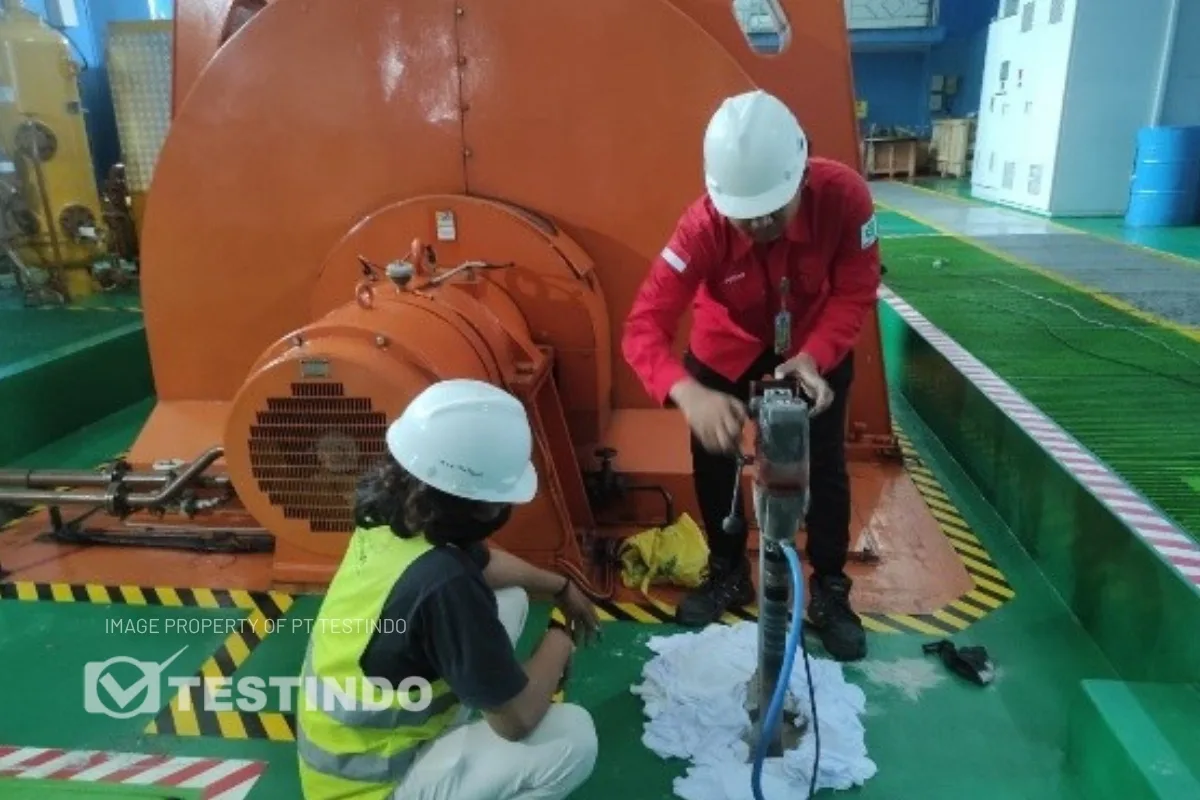 Core Drill dilakukan pada titik terpilih untuk memperoleh sampel material pondasi.