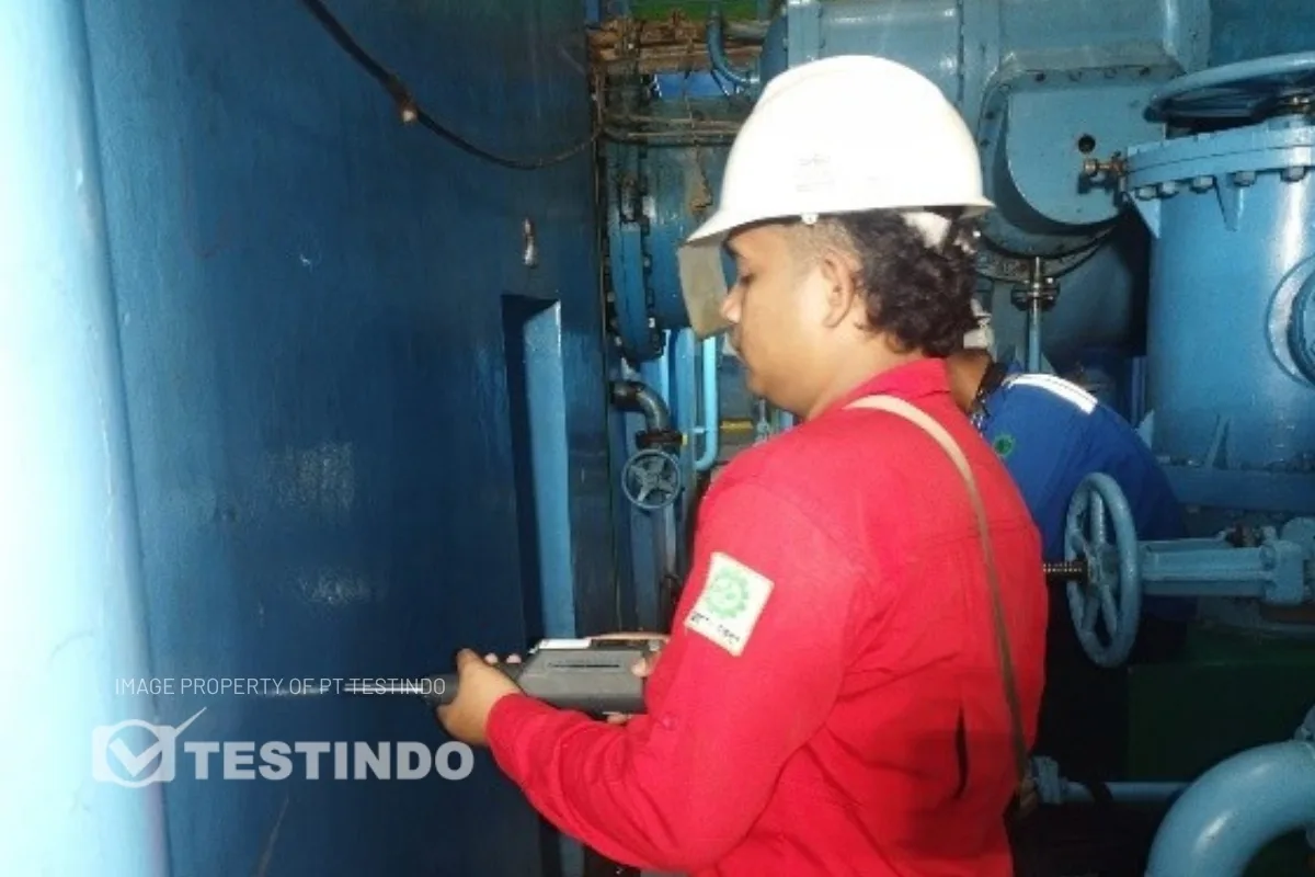 Hammer Test dilaksanakan pada grid pemeriksaan pondasi turbine-generator.